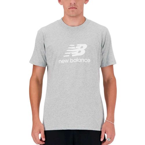 Remera New Balance Sport Essentials