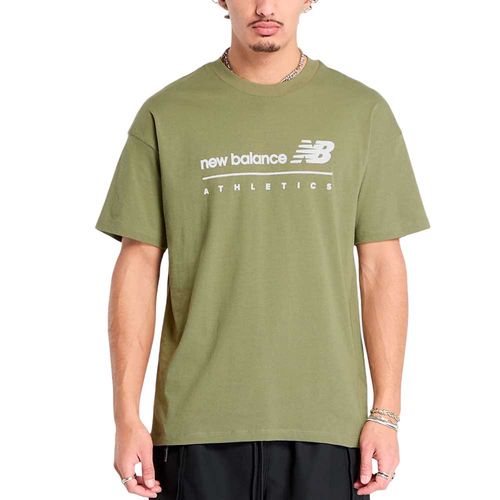 Remera New Balance Linear Graphic