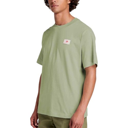 Remera New Balance  Woven Label