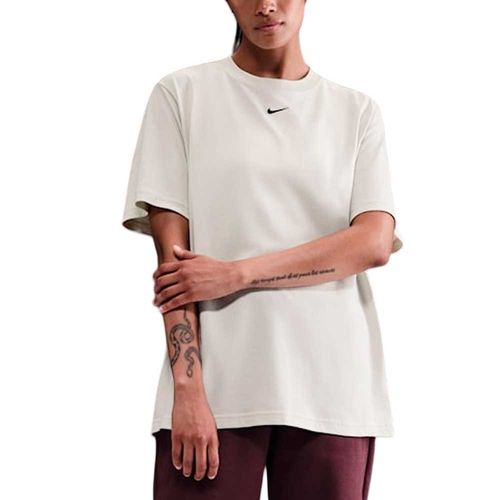 Remera Nike Sportswear Essential