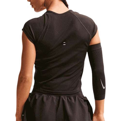 Remera Nike Tempo Swoosh