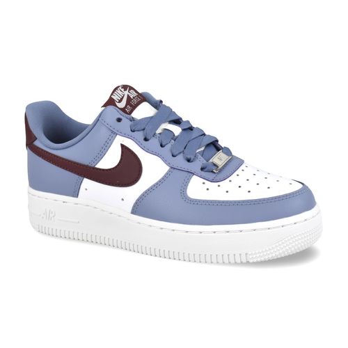 Zapatilla Nike Air Force 1 07 Blanco y Violeta
